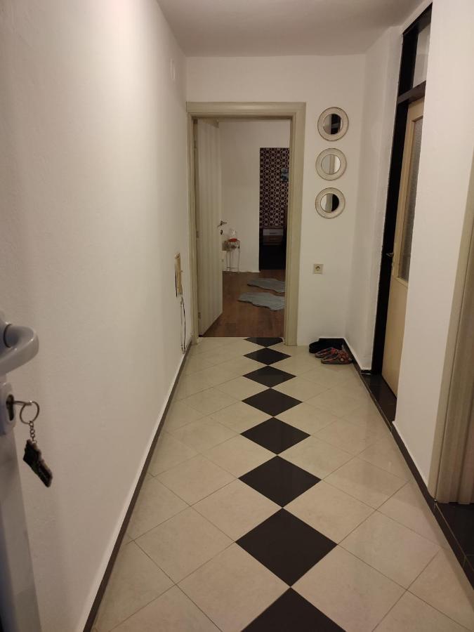 V&J Apartments Podgorica Esterno foto